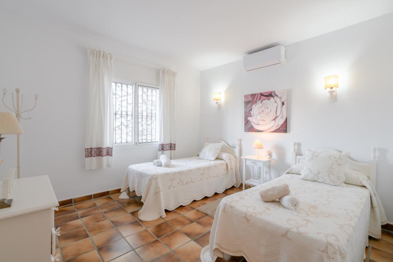 Cortijo La Rijana Villa Sayalonga Bagian luar foto