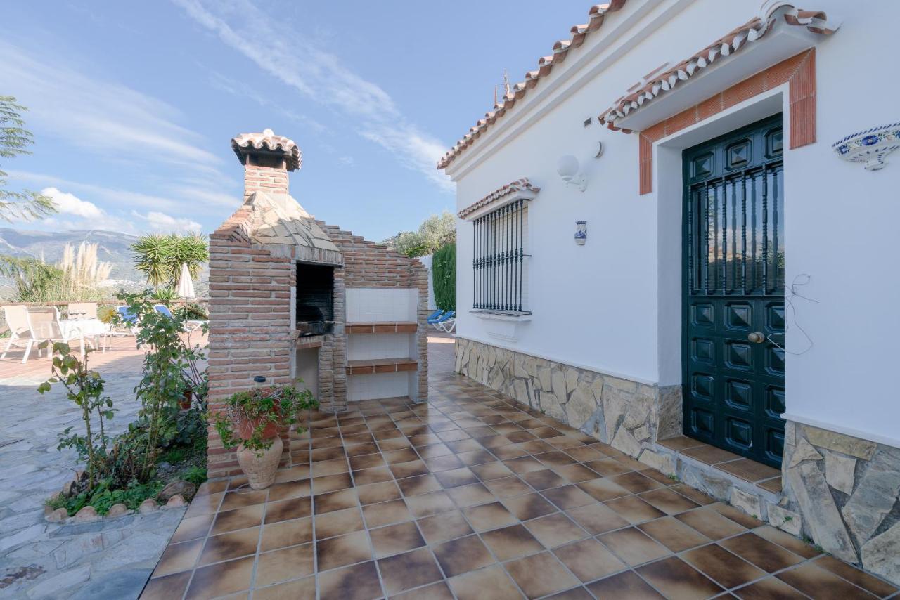 Cortijo La Rijana Villa Sayalonga Bagian luar foto