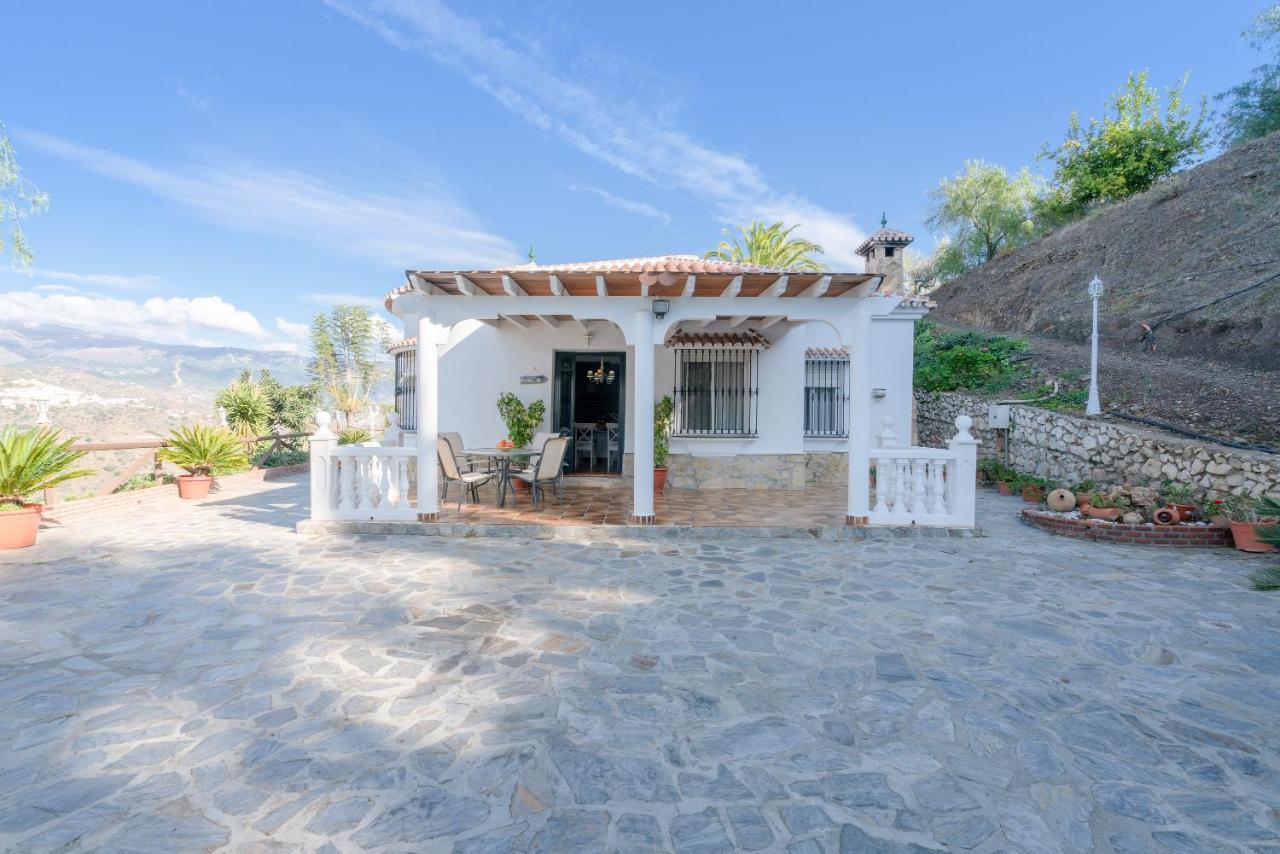 Cortijo La Rijana Villa Sayalonga Bagian luar foto