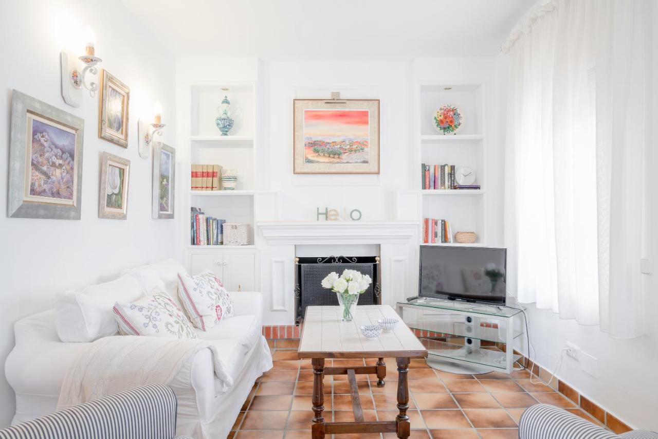 Cortijo La Rijana Villa Sayalonga Bagian luar foto